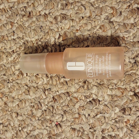 NWT Clinique Moisture Surge Face Spray - Picture 2 of 4